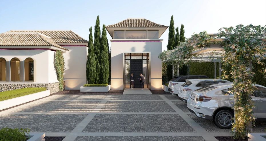 Gated entrance and driveway of the planned La Cerquilla 41 villa — Nueva Andalucía